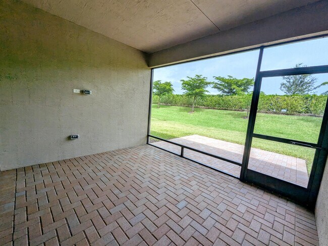 Building Photo - 13541 SW Oceanus Blvd