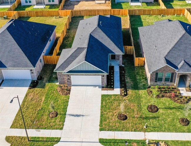 Building Photo - 31319 Black Frst Xing