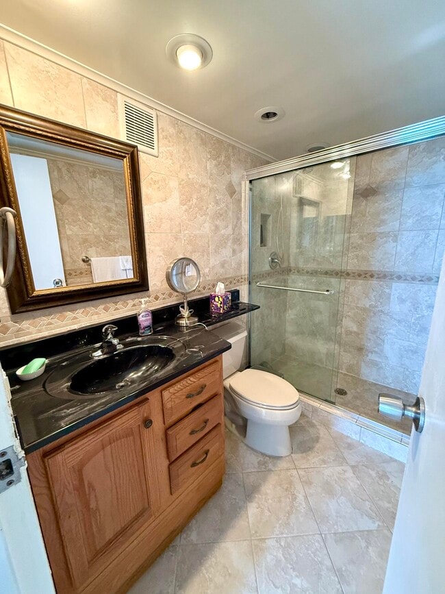 Building Photo - 2017 S Ocean Dr