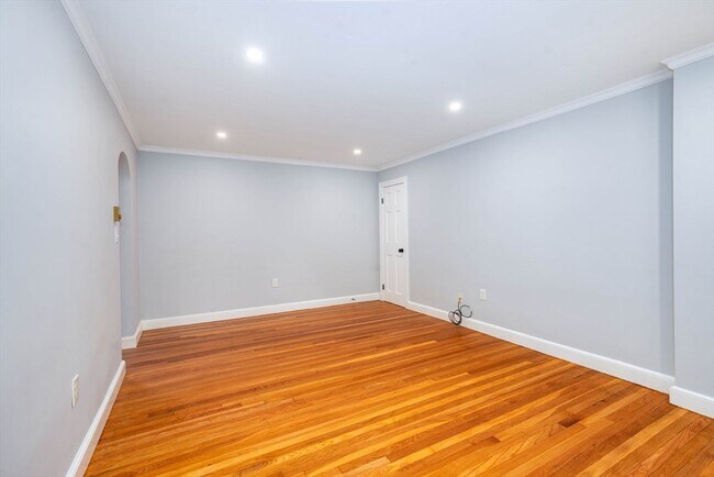 Building Photo - 7 Langley Cir
