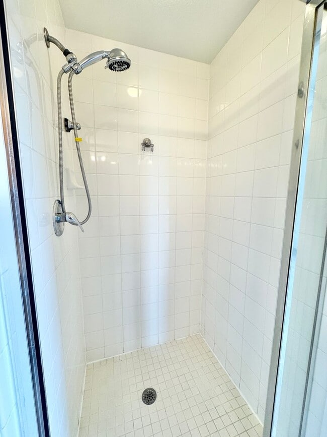 Building Photo - ** FAIRWAY PRESERVE ** 2 BED / 2 BATH CONDO - PET OK! - NORTH NAPLES - ANNUAL RENTAL