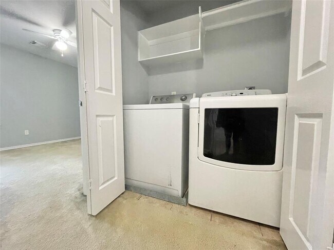 Building Photo - 46 Marble Rock Pl