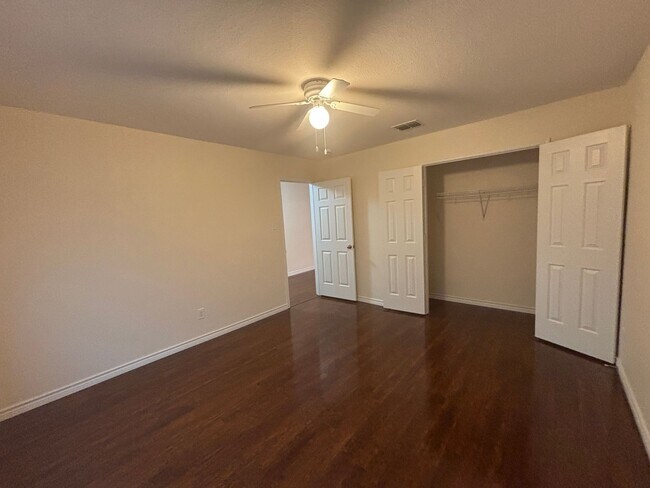Building Photo - Spacious and Beautifully Maintained Arlington Home in Harris Ridge