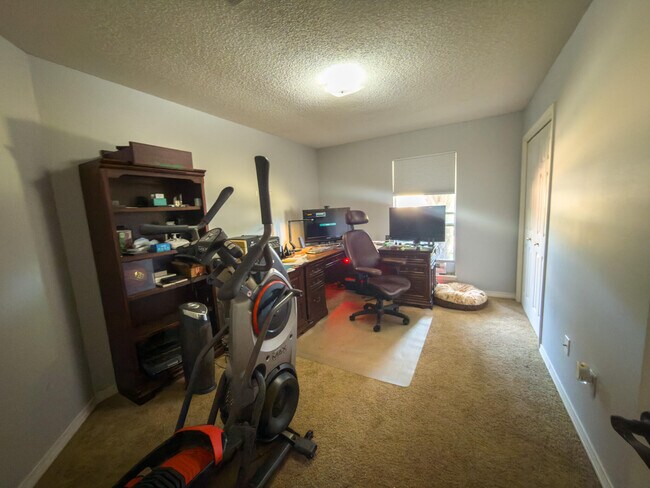 Building Photo - 2381 Hilton Dr