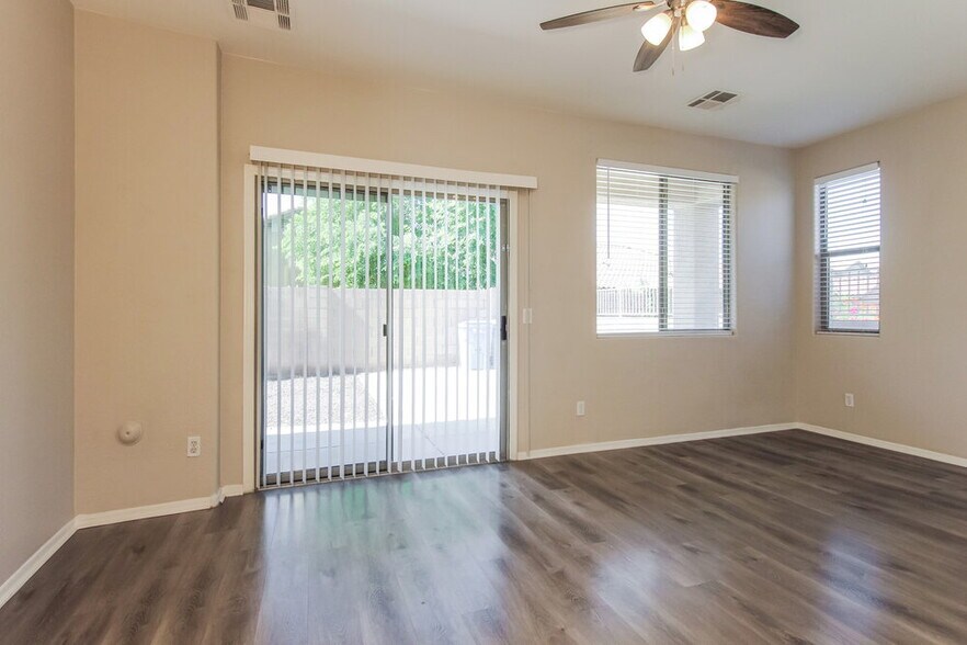 Building Photo - 3020 S 94th Ave