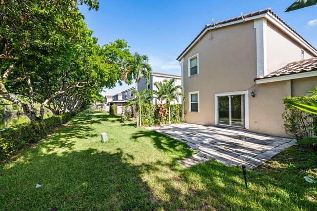 Building Photo - 10565 NW 57th Ct