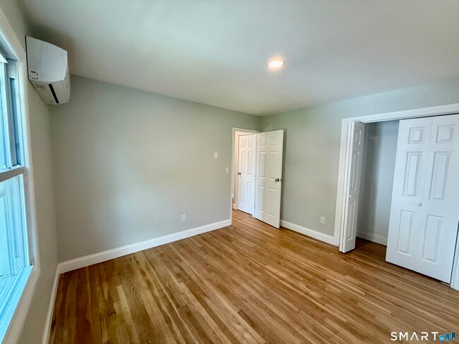 Building Photo - 10 Elmwood St