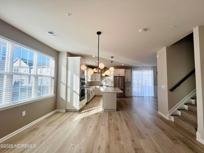 Building Photo - 1501 Arose Ln