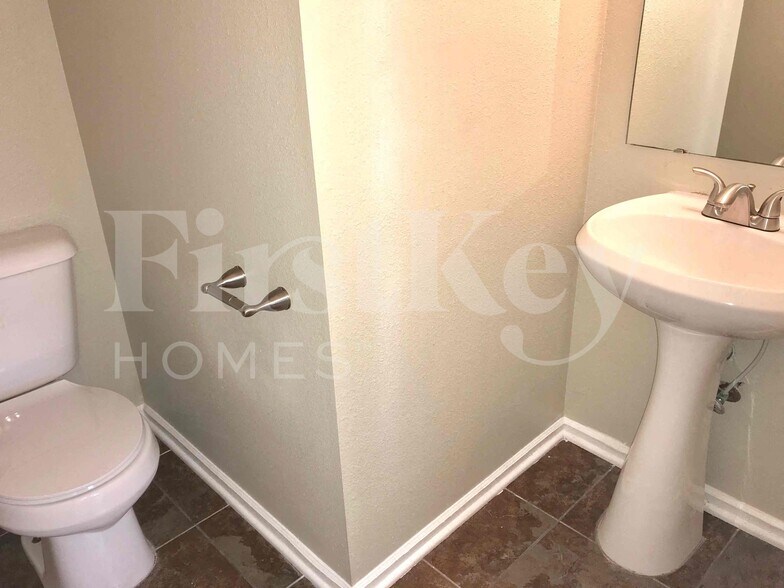 Building Photo - 3256 Abaca Ct