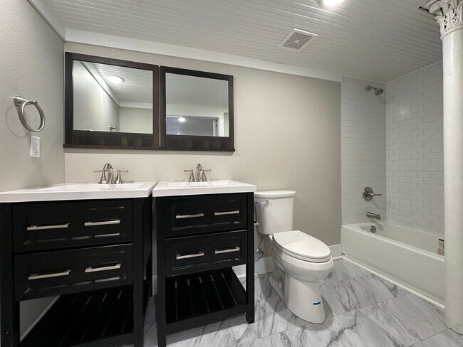 Building Photo - Luxury Adler Lofts