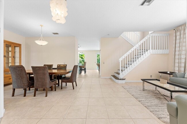 Building Photo - 7061 Chesapeake Cir