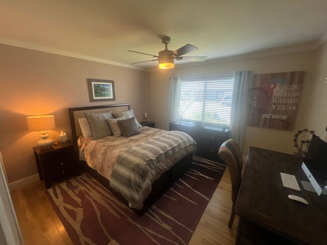 Building Photo - Beautiful 3 bed 2 bath fully furnished hom...