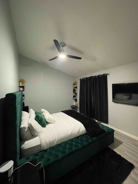 Building Photo - 4038 Bluebird Dr