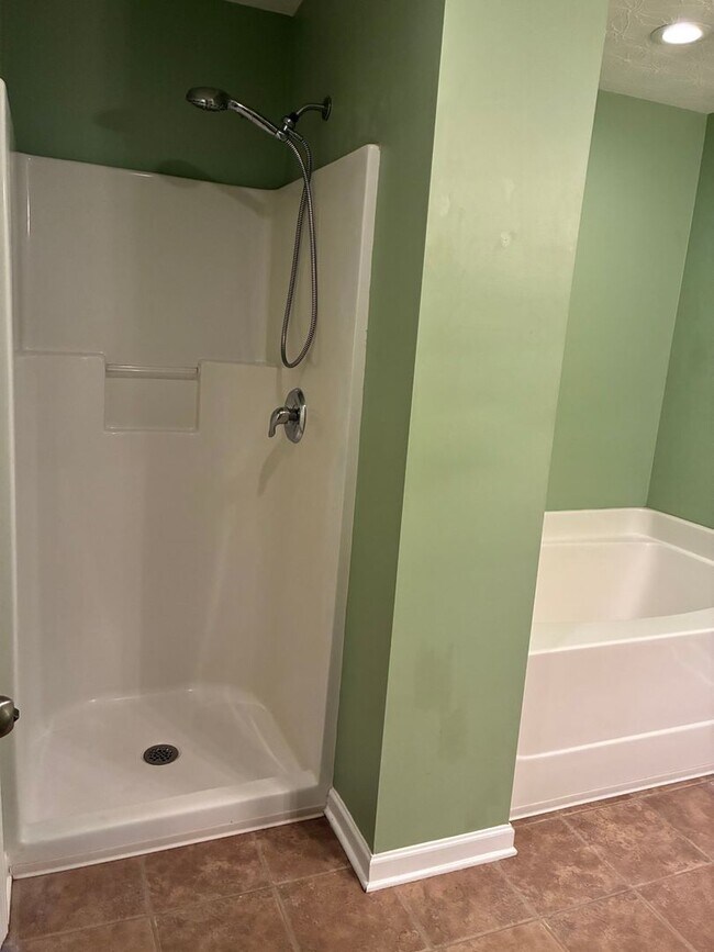 Building Photo - 20 Mill pond Ct