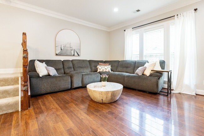 Building Photo - 20657 Sibbald Sq