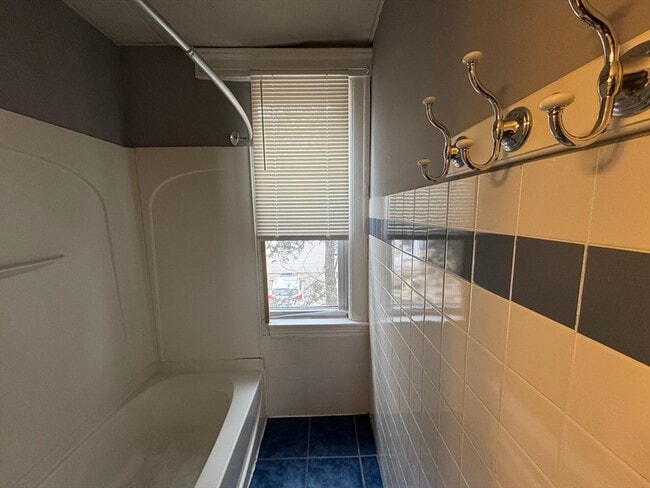 Building Photo - 156 Fairmont Ave