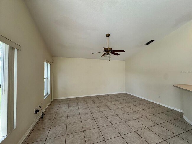 Building Photo - 520 Canary Island Ct
