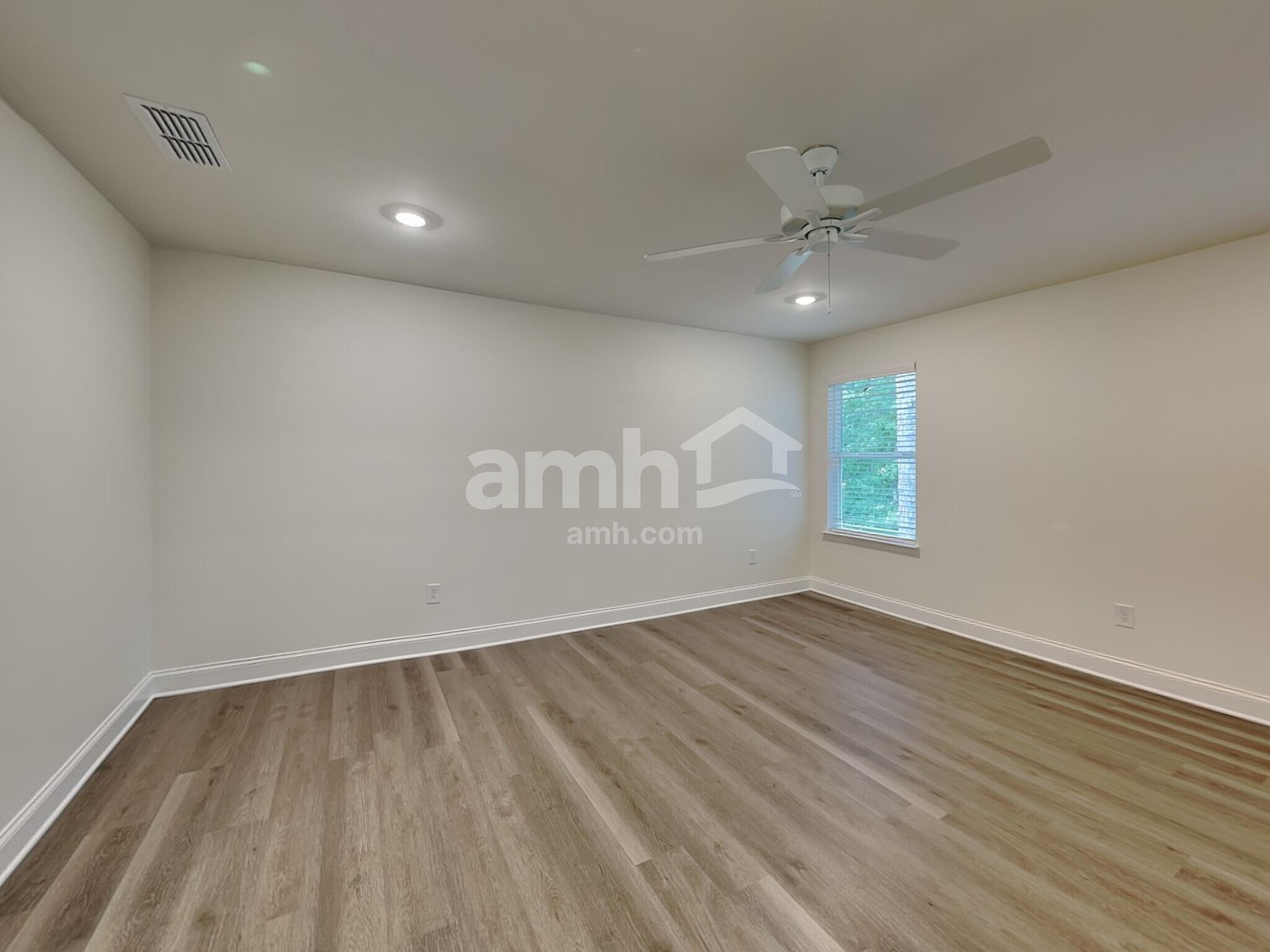 Building Photo - 820 Jubilation St