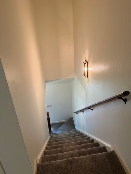 Building Photo - 2208 Montreat Dr