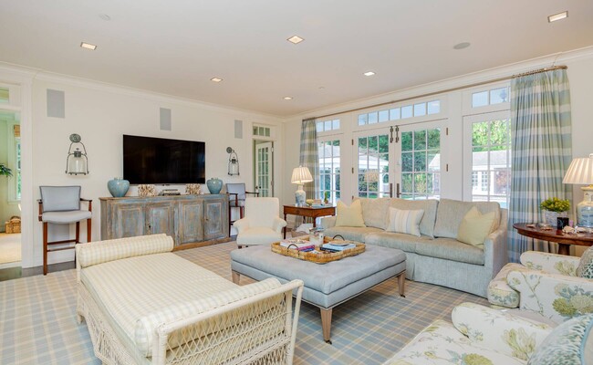 Building Photo - 63 Meadowmere Pl