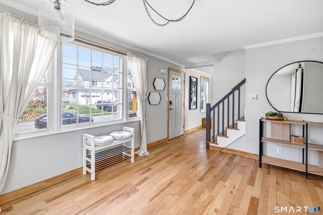 Building Photo - 855 Riverside Dr