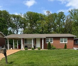 Building Photo - 9531 Alix Dr