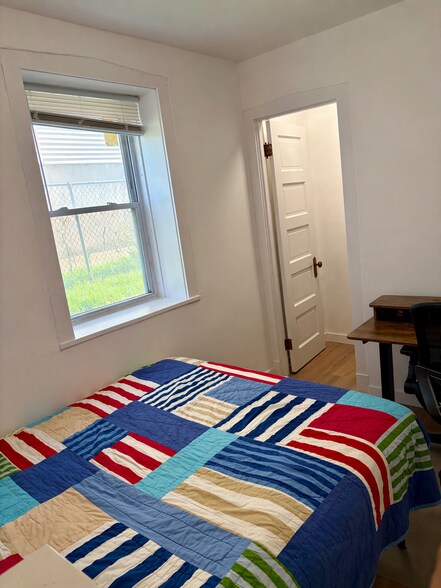 Building Photo - 2138 N Keeler Ave