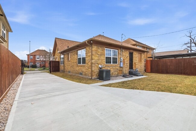 Building Photo - 2809 Wentworth St