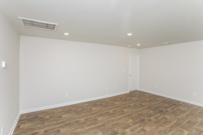 Building Photo - 308 Crooked Pne Ct