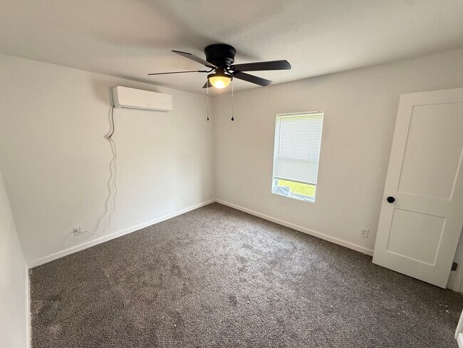 Building Photo - 2 Bed 1 Bath Springfield, MO