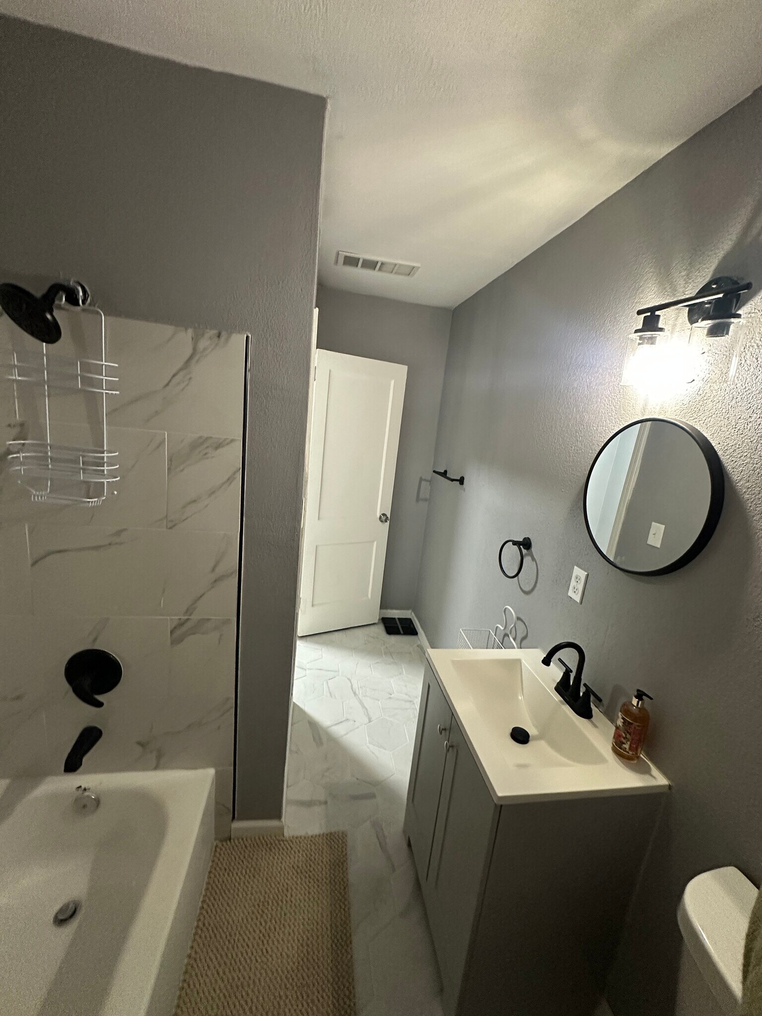 Building Photo - 3150 Belden Cir