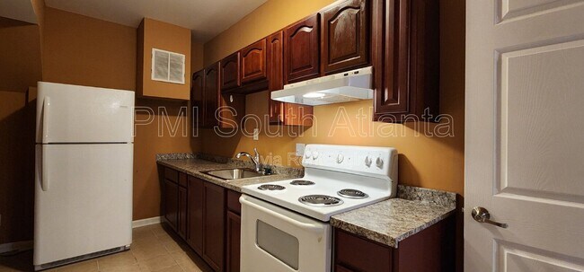 Building Photo - 4284 Cedar Lake Cove