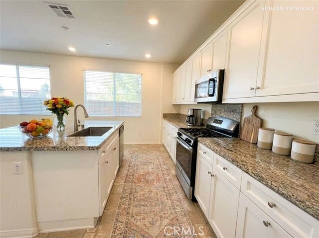 Building Photo - 3222 E Mt Rainier Drive