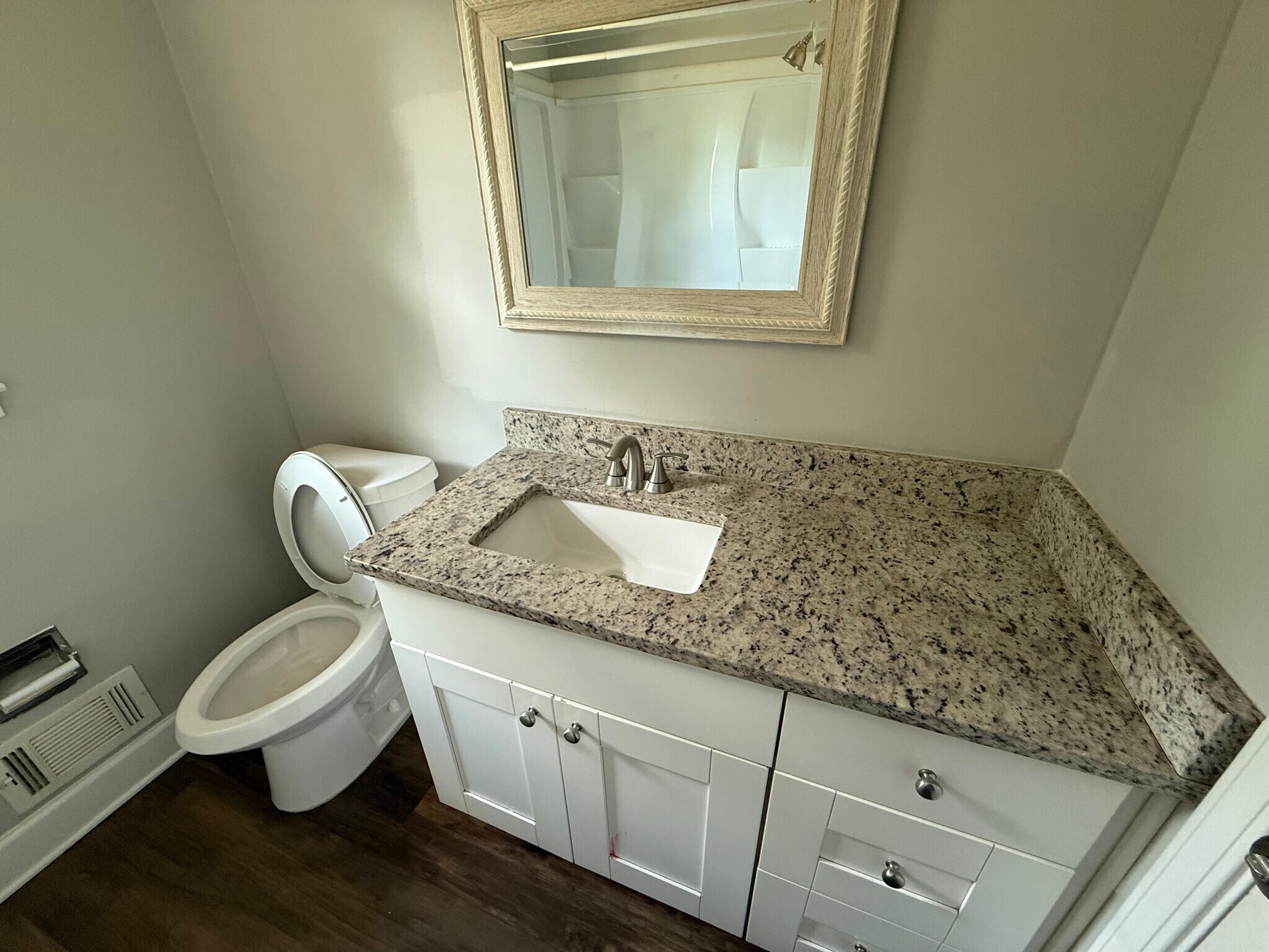 Bathroom - 1071 Oakland Ave SE