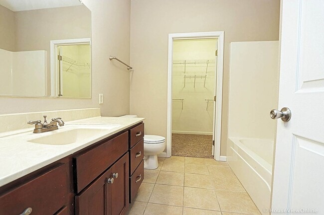 Building Photo - 2850/2852 Larkspur