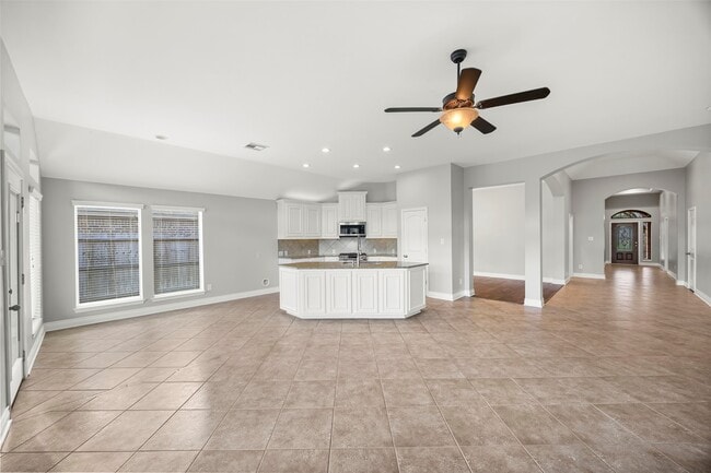 Building Photo - 31815 Forest Oak Ln