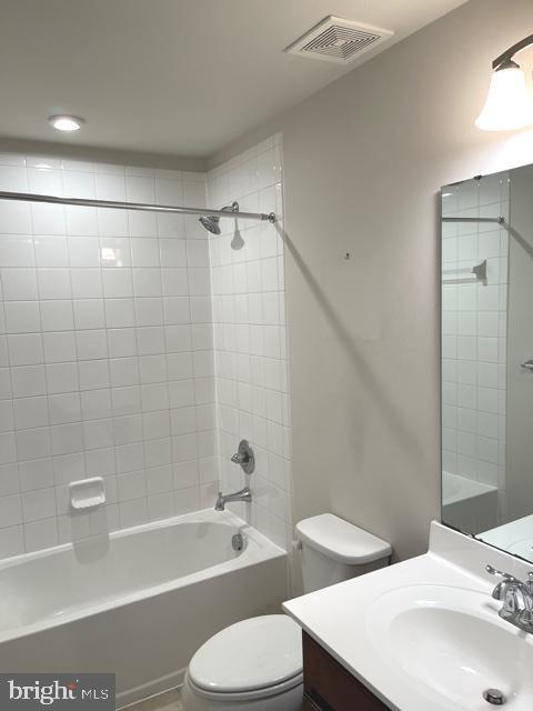 Building Photo - 314 Landing Dr