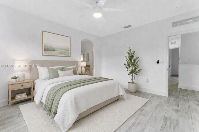 Building Photo - 4977 SW 135th Way