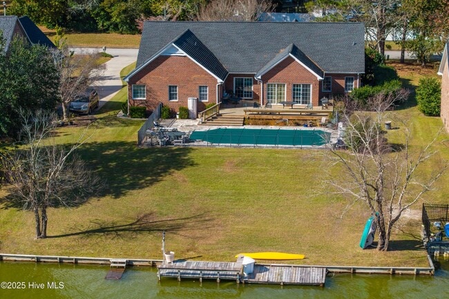 Building Photo - 513 Alexis Dr
