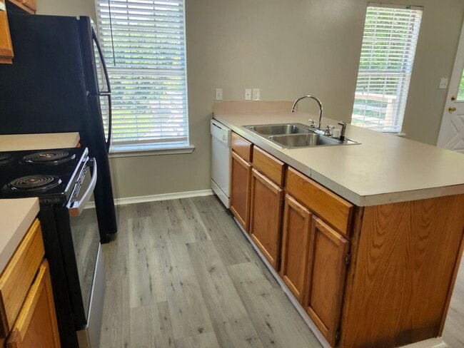 Building Photo - 3bed/2bath house