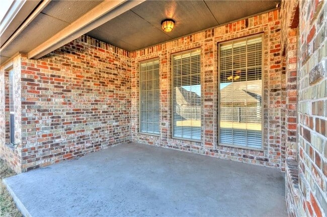 Building Photo - 16304 Vallejo Pl