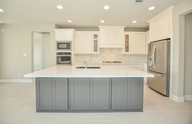 Building Photo - 7610 Blue Finch Ln