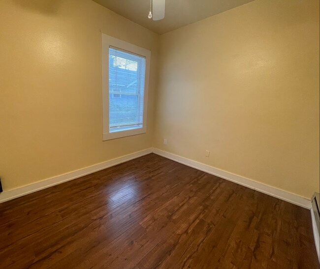 Building Photo - North End Duplex-1bed/1bath-Close to downtown Boise, Hyde Park, Landscaping included
