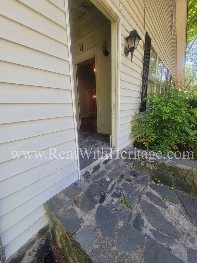 Building Photo - ENJOY THE PRESTIGE OF THIS CHARMING HOME I...