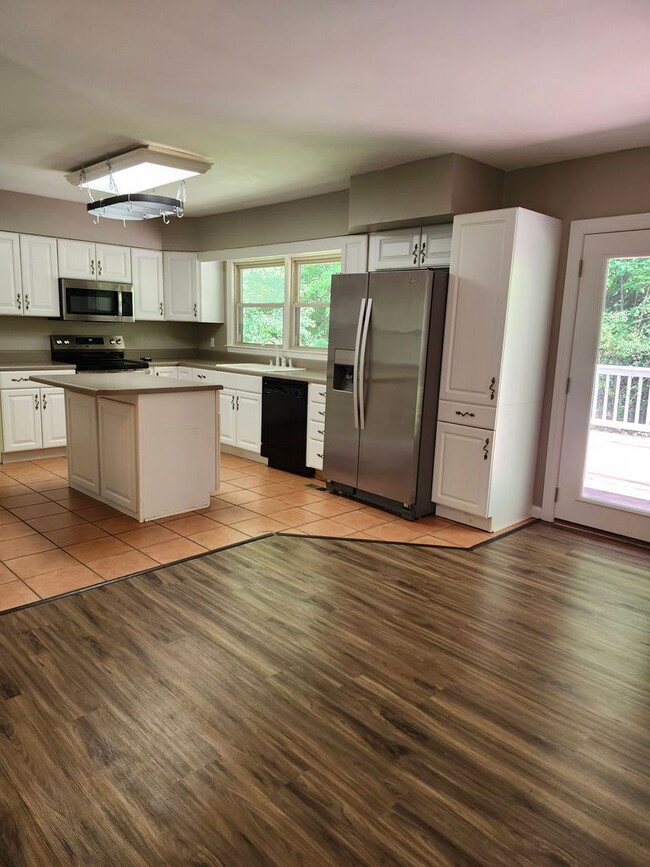 Building Photo - 3 Bedroom 2 bath Home in Stuart Heights