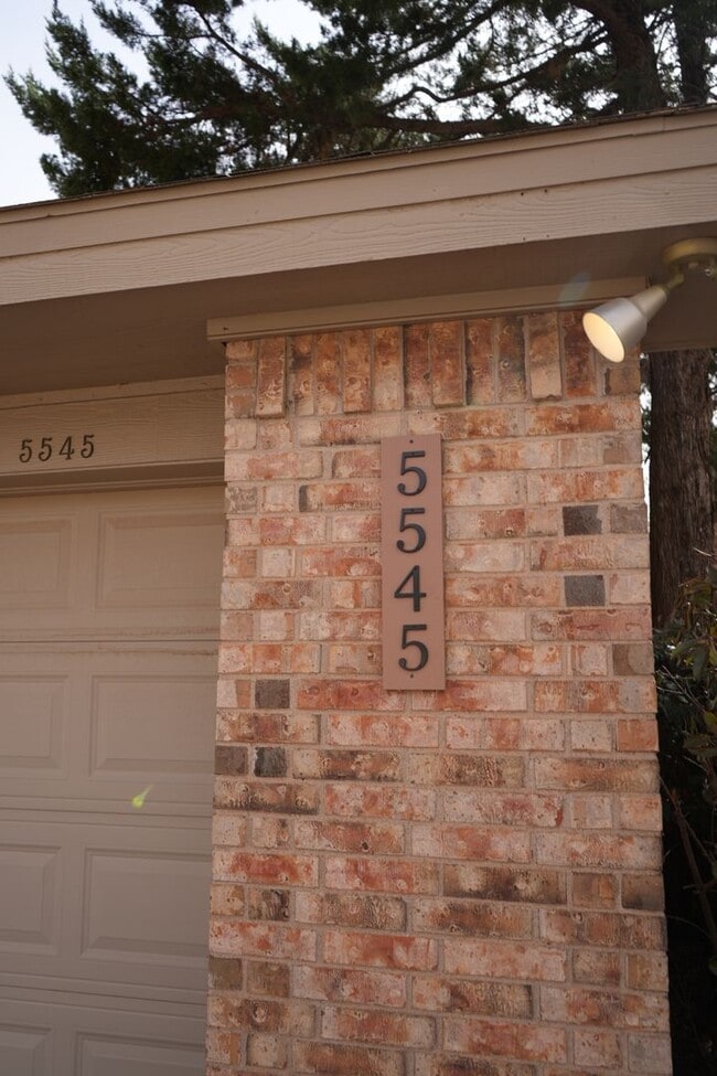 Building Photo - 3/2/2 or 2 Bedroom with an Office