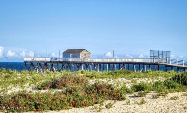 Building Photo - 5 Ocean Ave N