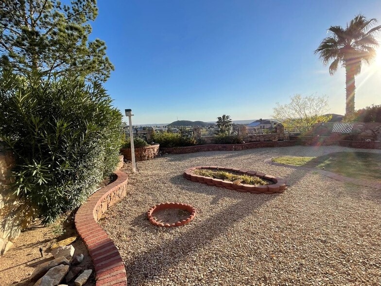 Building Photo - 7312 Camino Del Sol Dr