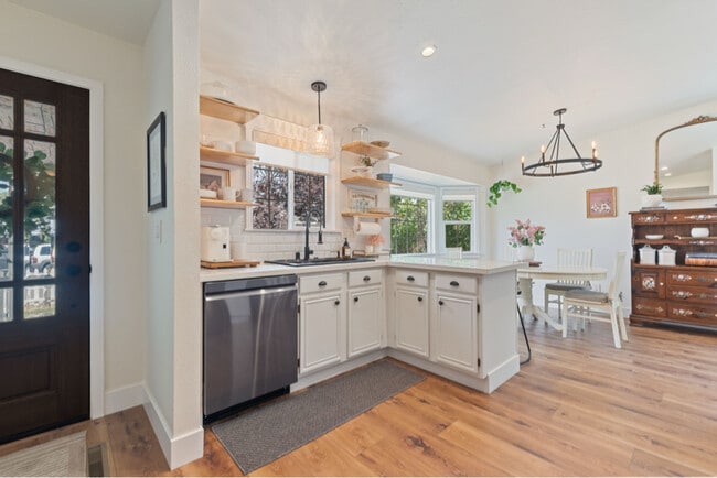 Building Photo - 8665 Strutter Way