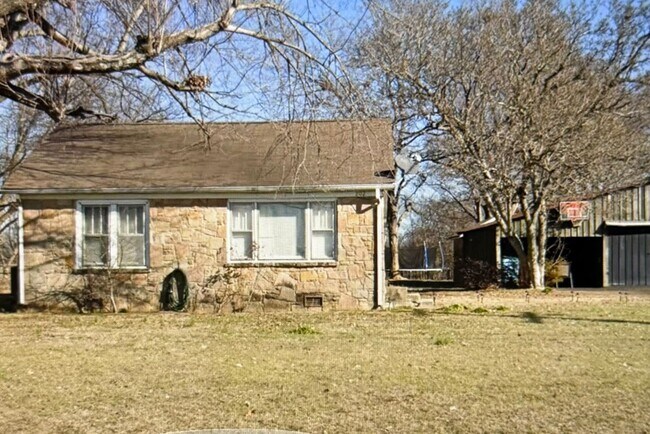 Building Photo - 202 Munford Ave